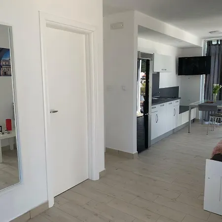 Modern Day Apartman