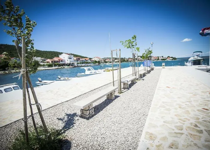 Apartment Modern Day *