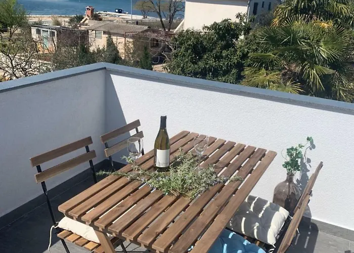 Modern Day * שיבניק